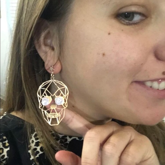 Earrings - Picture 7 of 7